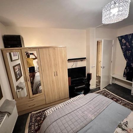 لندن Private Room. In Zone 2 In Cousy Flat المظهر الخارجي الصورة