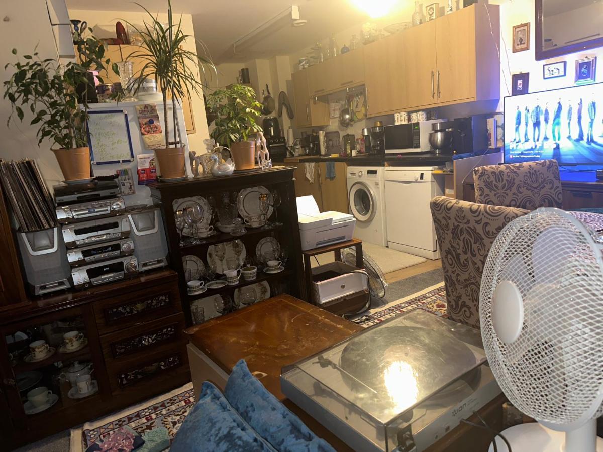 لندن Private Room. In Zone 2 In Cousy Flat المظهر الخارجي الصورة
