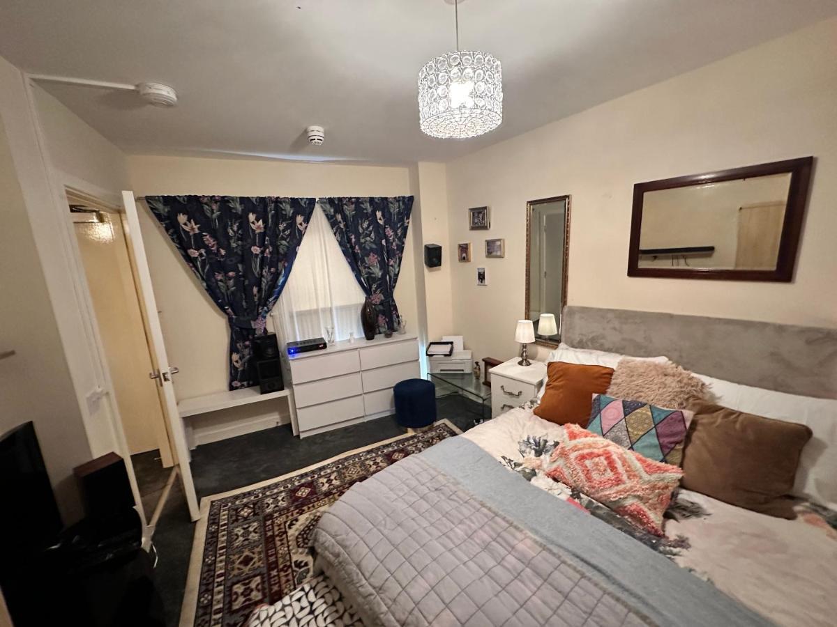 لندن Private Room. In Zone 2 In Cousy Flat المظهر الخارجي الصورة